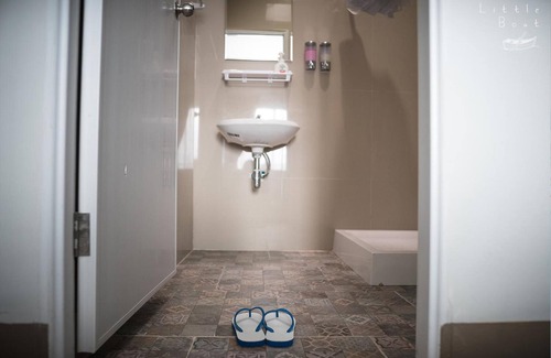 Mae Sot House | Retro Twin Home at Maesot