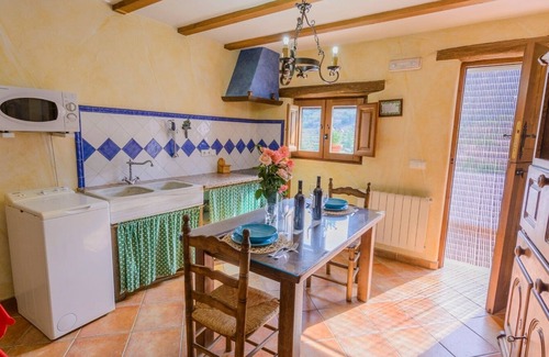 Laroya Villa | Reul Alto - Padre Ramón Vip Laroya by Ruralidays