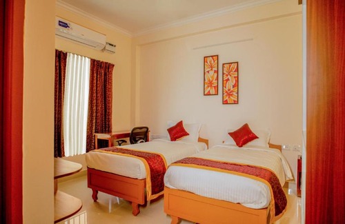 Urapakkam Hotel | Revostay Royel by Crossway