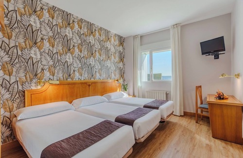 Villagonzalo Pedernales Hotel | Rey Arturo Burgos