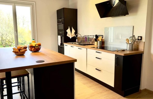 Le Vigen House | Reynou Gite | Private Pool | Near Limoges | Wi-Fi | Peace & Relaxation Disco