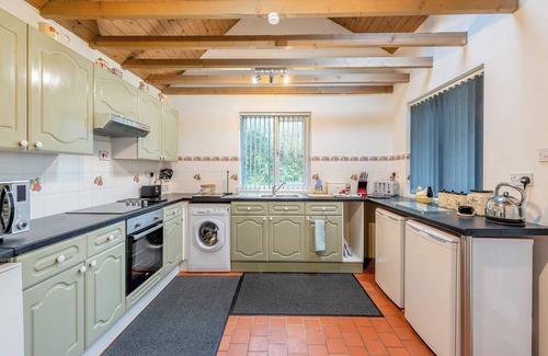 Llanfihangel-Ystrad Cottage | Rhydyfran Coach House