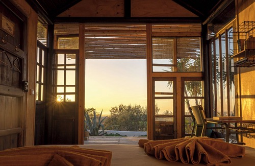 San Ambrosio Cabin | Rincón Robinson - Cabaña de Madera Privada en la Finca de las Aves