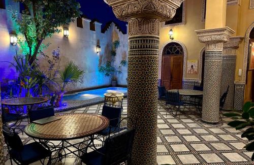 Ain Azlitan House | Riad Layalina Fes 7 Chambres & 18 Personnes Piscine, Parking, Vue & Wifi au Pied Medina