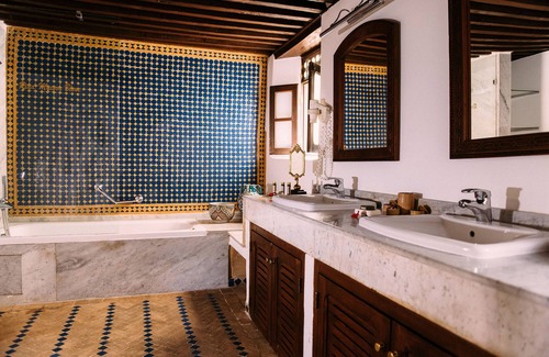 Ain Azlitan House | Riad Maison Bleue And Spa