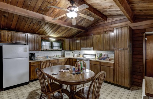 Rib Lake Hotel | Rib Waters Inn