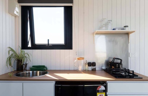 Burnham House | Riesling Cabin by Tiny Away