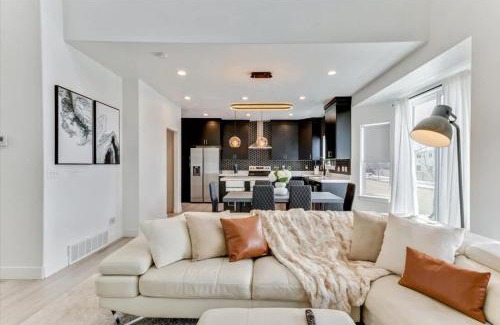 Vineyard House | Right off Freeway Quiet Neighborhood King Bed