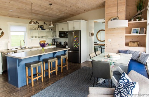 Sea View House | Riley Crest - Oceanview, walk to beach, modern, air conditioned - loft