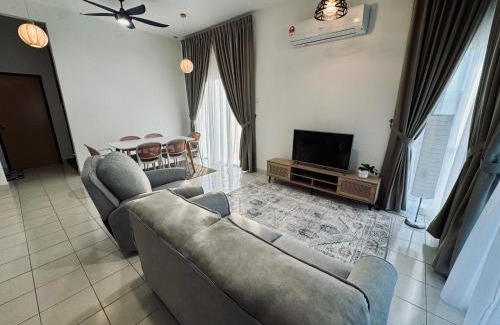 Bota Apartment | Rimbayu 81