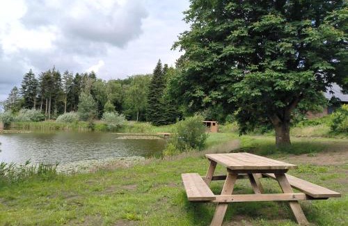 Jorl House | Rimmelsberg - moderne Ferienwohnungen mit Blick auf den hauseigenen See