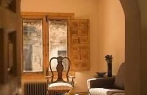 Canizares Cottage | Rincón de la Somá rural apartment for 13 people