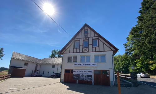 Nuerburg Bed & Breakfast | Ringhaus - Home of Silver Arrows