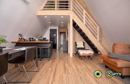 Basye Ski Chalet | Ripper's Retreat - Ski slope views and short walk to Resort