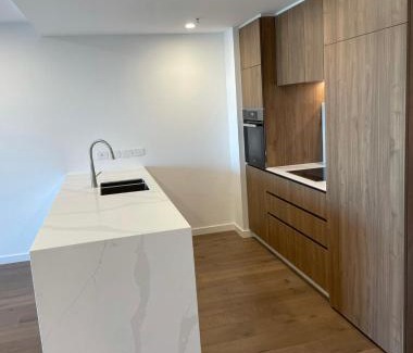 Moonee Ponds Apartment | Rise to the top!