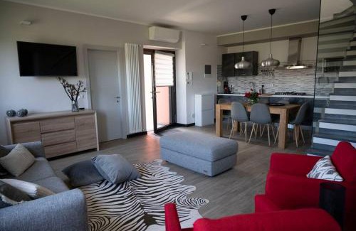 San Terenzo House | Ritratto di Donna