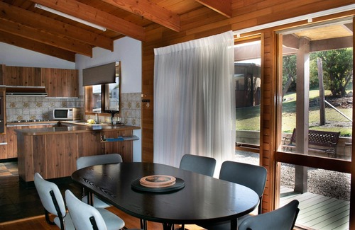 Nelson House | River 2C, Scenic views & close to facilities