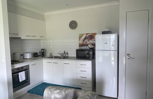 Axedale Bed & Breakfast | River Gardens Axedale Pet Friendly B&B Farm Stay - Self Contained Unit