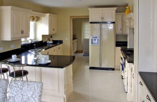 Sneem Cottage | RIVER HOUSE, family friendly, with open fire in Sneem, County Kerry