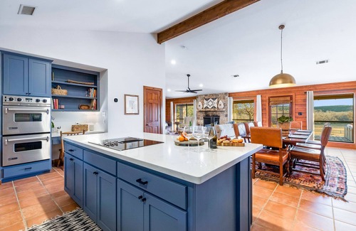 Ingram House | River l Resort Pool l Lake l Firepit l HOT TUB