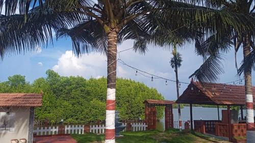 Kundapur Hotel | River Lounge Resort