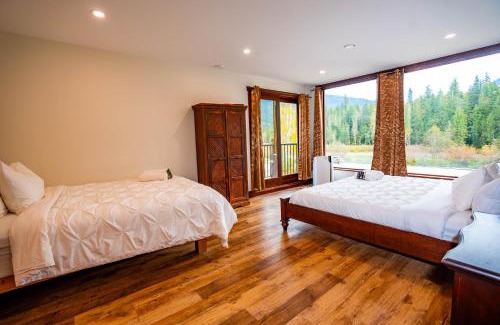 Blue River House | River Safari Lodge