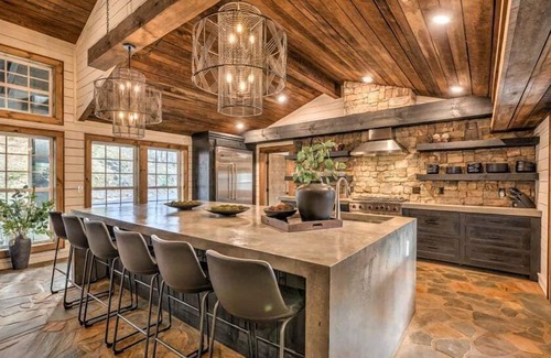 Fry Cabin | River Song- River Front | 1 Level | Outdoor Fireplace | Hot Tub