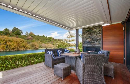 Rangatira Park House | River View Retreat - Taupo