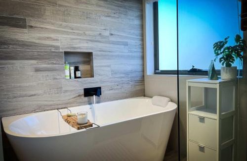 Wynyard House | River Walk in Wynyard