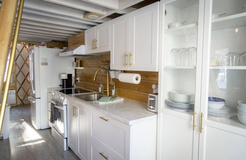 Sainte Rose du Nord Ski Chalet | River/Wooden Hottub Yurt in Nature