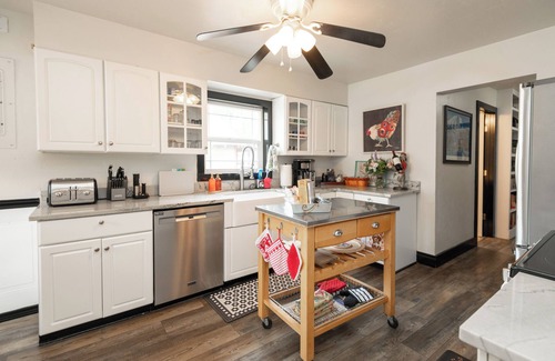 Old Bend House | RIVERFRONT COTTAGE EPIC WALKABLE LOCATION ON RIVER