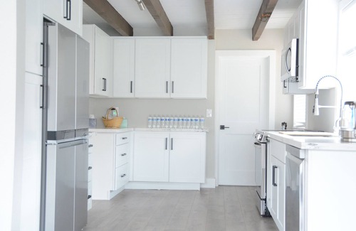 Gold Bar Cottage | Riverfront House + 2 Acre Land + Wallace River + Private Creek