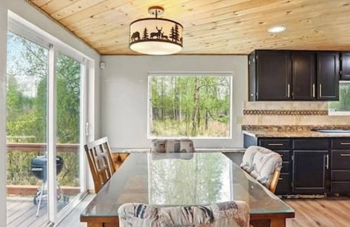 Houston House | Rivers Edge Retreat