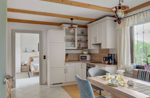 Oehling Apartment | Riverside Apartment in Oed-ohling