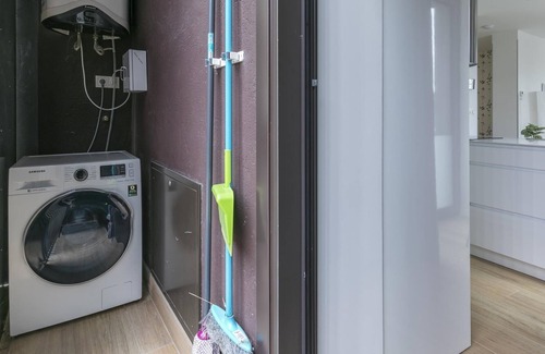 Basurto-Zorroza Apartment | Riverside by Forever Rentals. Deluxe 2 bedroom apartment with views of Ría. Wifi