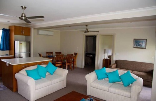 Nichols Point House | Riverside Golf Club 3 Bedroom Holiday House
