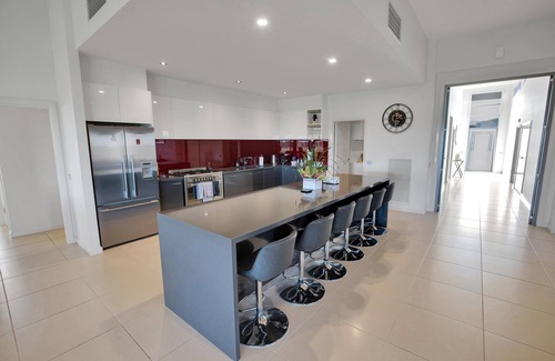 Eastwood House | Riverside Haven - Elevated views of the Mitchell River and Clifton Creek