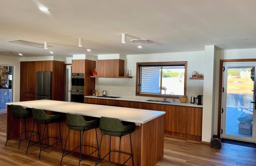 Trentham Cliffs House | Riverside Holiday Home