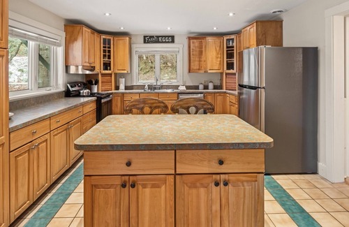 Stowe Area House | Riverside House, 10 mins to Ski, Walk to Rec Path, Restaurants & Breweries