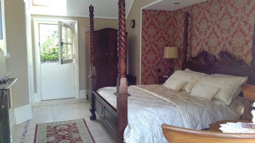 Dundalk Bed & Breakfast | Riverside Lodge