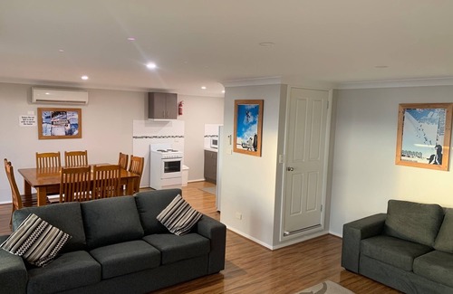 East Jindabyne Cabin | Riverstone Lodge Jindy