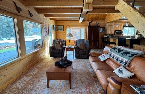 Cooper Landing Cabin | Riverview Cabin - Incredible Log Home at Eagle Landing Resort