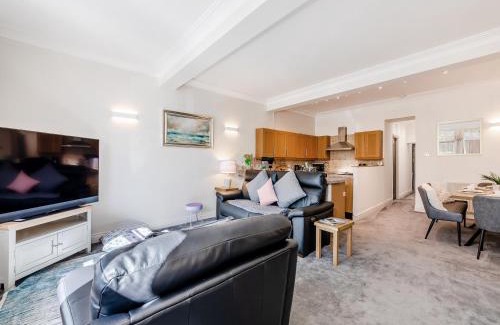 Crawcrook House | Riverview Retreat