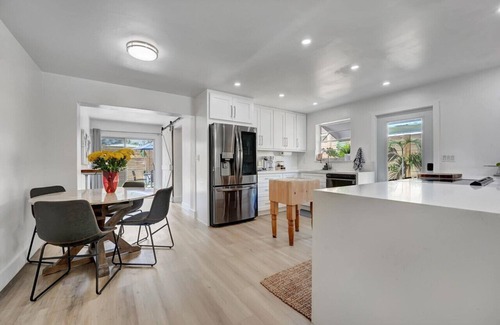 Riviera Beach House | Riviera Marina House! 1 block to marina and intracoastal