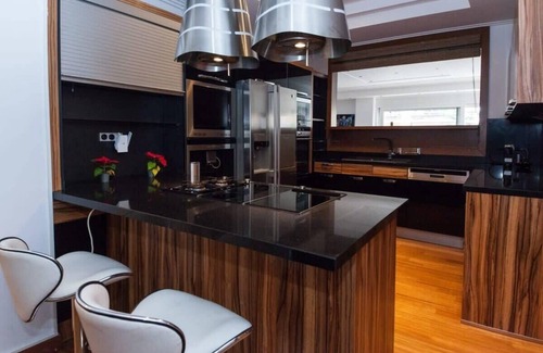 Voula Apartment | Riviera Retreat 3 Bedroom Luxury Apt w shared Pool