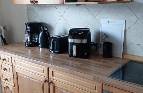 Waldkappel Apartment | RJS Lambach GbR, Ferienwohnung am Dorfplatz