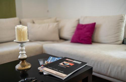 Fuerth Apartment | RK79 Ferienwohnung mit 4 Zimmer, Garten und Pool nähe Klinikum U-Bahn & S-Bahn zum Messegelände Nürnberg