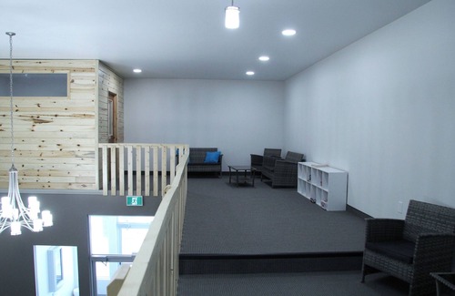 Steinbach Hotel | Roadhouse 52 Inn & Suites