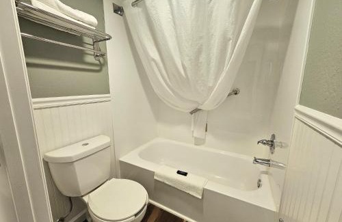 Downtown Zephyrhills Hotel | Roadstar Hotel Zephyrhills