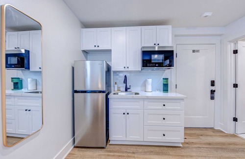 Galveston Apartment | Roaring Tigers Studio Apartment